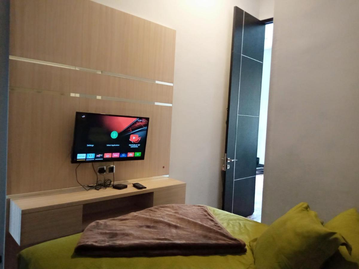 Villa Valencia Batu  Bagian luar foto
